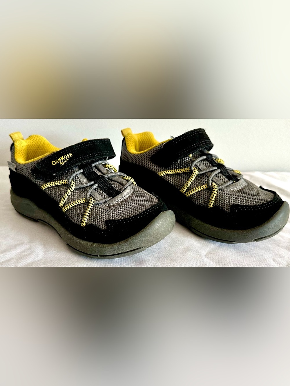 OshKosh B’gosh Toddler Sneakers Size 8M Gray Black Yellow Hook & Loop Shoes